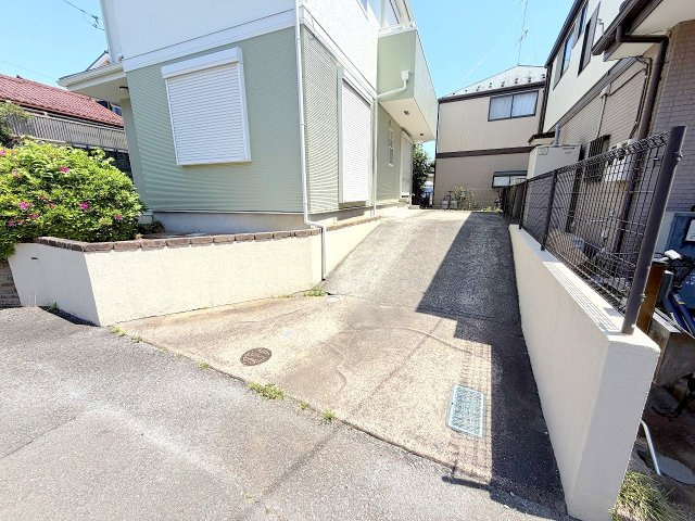 あきる野市草花　中古戸建の駐車場