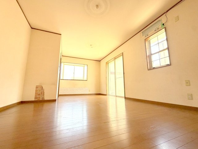 あきる野市草花　中古戸建の居間・リビング