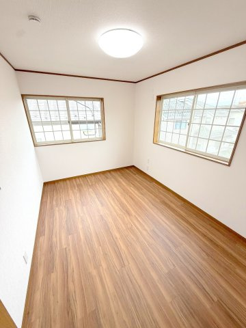 あきる野市草花　中古戸建の洋室