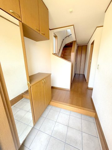 あきる野市草花　中古戸建の玄関