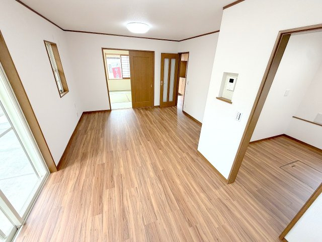 あきる野市草花　中古戸建の居間・リビング