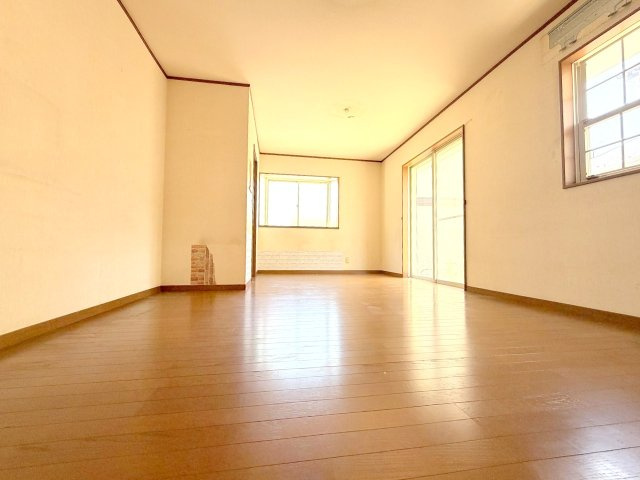 あきる野市草花　中古戸建の居間・リビング