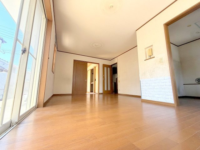 あきる野市草花　中古戸建の居間・リビング