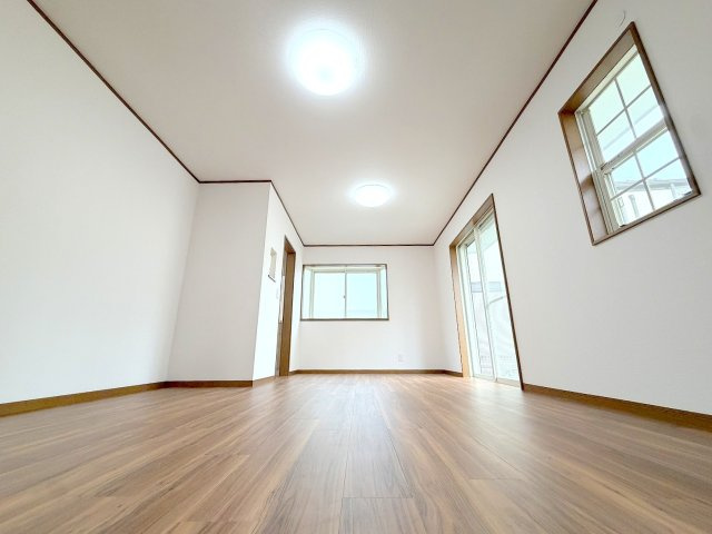 あきる野市草花　中古戸建の居間・リビング