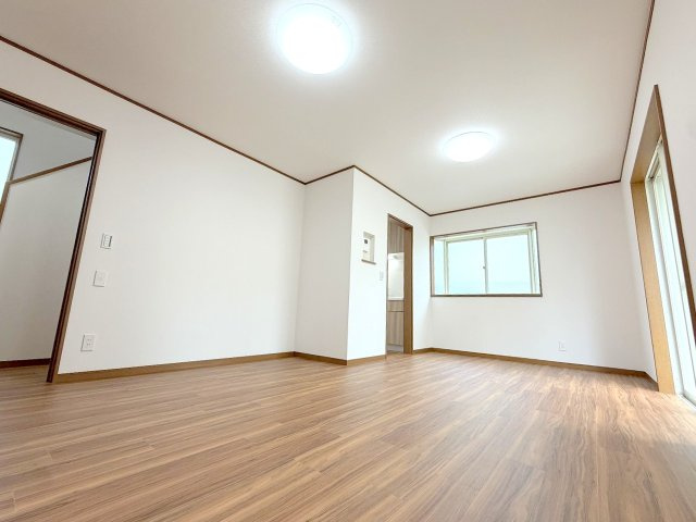 あきる野市草花　中古戸建の居間・リビング