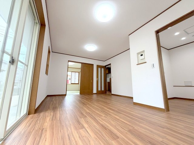 あきる野市草花　中古戸建の居間・リビング