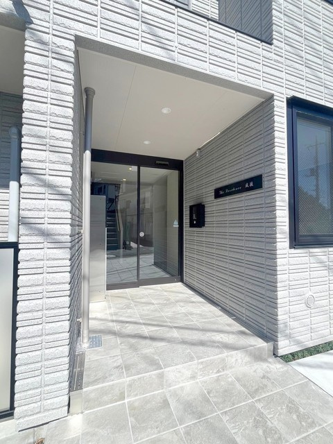 Ｔｈｅ　Ｒｅｓｉｄｅｎｃｅ　成城のエントランス|オートロック付きのエントランス