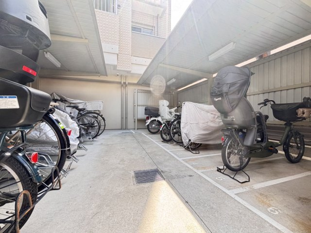 エヌヴィ六甲篠原の駐輪場