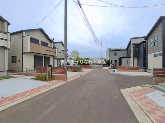 『八王子市新築戸建て』八王子市石川町3238【仲介手数料無料】の前面道路含む現地写真|～仲介手数料無料☆八王子ひなた不動産～八王子市石川町　新築戸建て