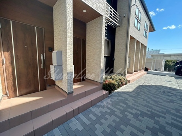横浜市磯子区洋光台１丁目のアパートのエントランス