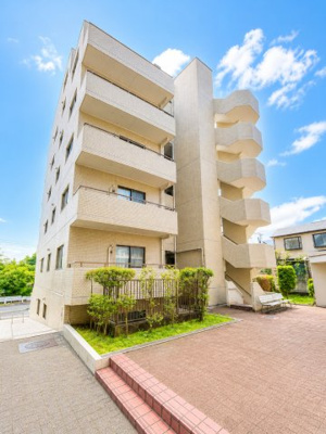 【外観】 | コスモ青葉台ホワイトコートB棟 | ◆管理体制良好なマンションです。清潔感のあるエントランスに開放感のある住環境。
