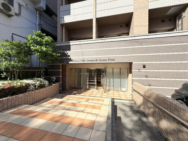 アクロス神戸住吉ステーションフロントのエントランス