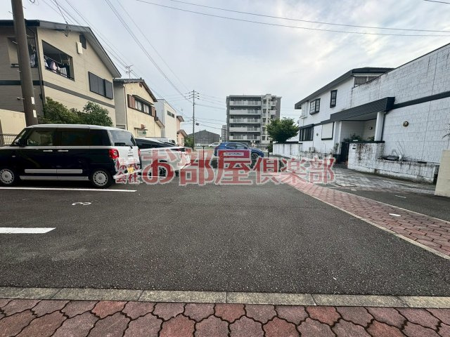 メゾンエトワールの駐車場