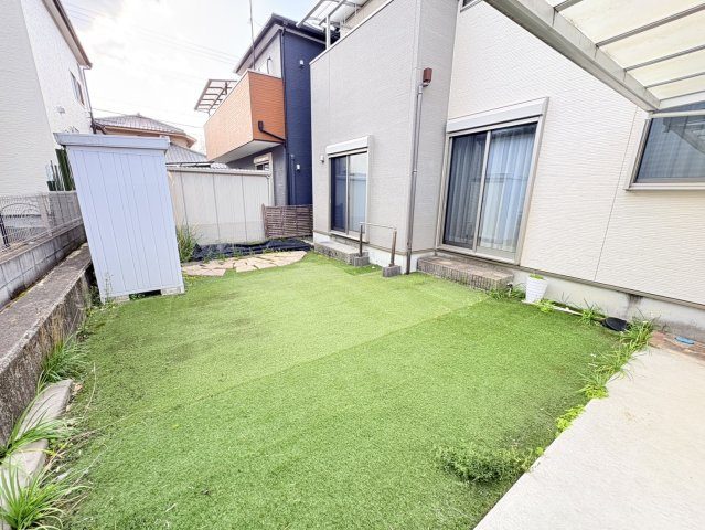 有野町有野一戸建の庭|お庭で自由な時間を過ごせます
