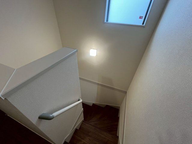 うるま市前原新築戸建て 4号棟（全10棟）の内装|階段