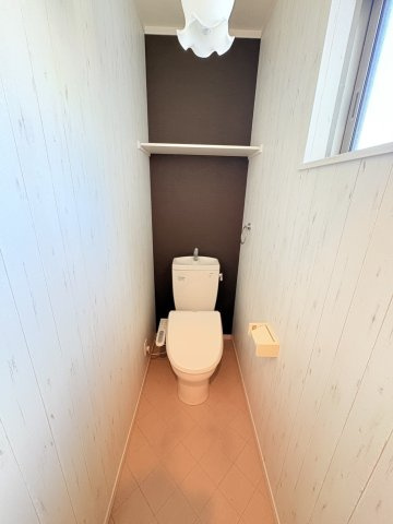 有野町有野一戸建のトイレ|シンプルで使いやすいトイレです
