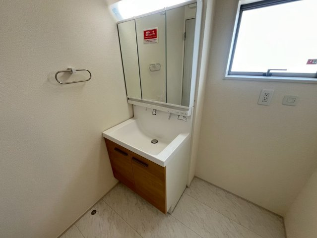 うるま市前原新築戸建て 10号棟（全10棟）の独立洗面台