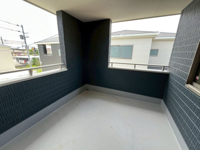 うるま市前原新築戸建て 10号棟（全10棟）のバルコニー