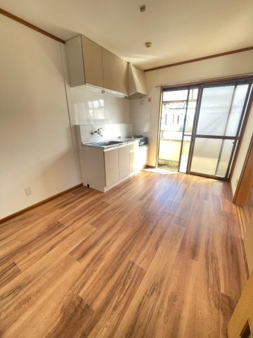 山和ハイツ5の居間・リビング
