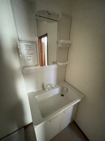 山和ハイツ5の洗面所