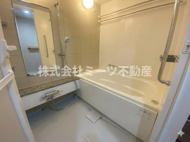 ヴエリテ山本駅前テラスの浴室