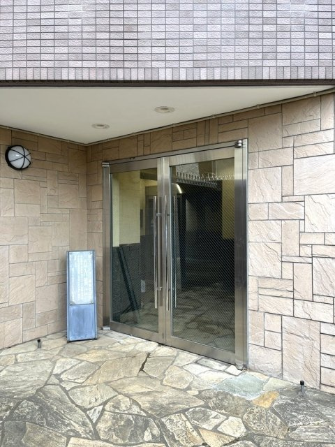 菱和パレス目白ウェルネス２１のエントランス