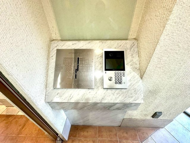 コスモヒルズ永田山王台の防犯設備|オートロック付の為セキュリティも安心です。
