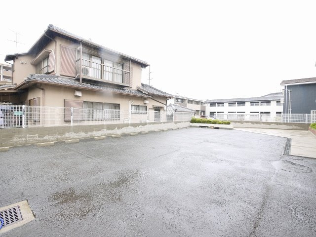 グレイス四条大路の駐車場|駐車場です
