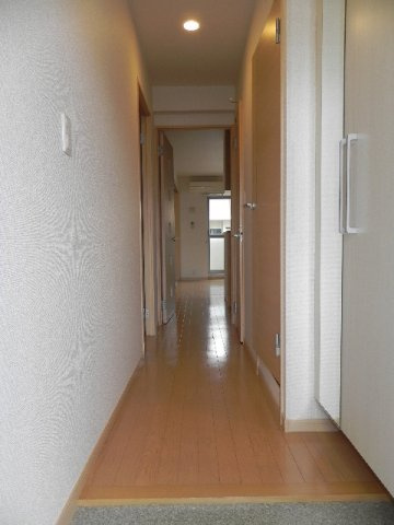 アジュールの玄関