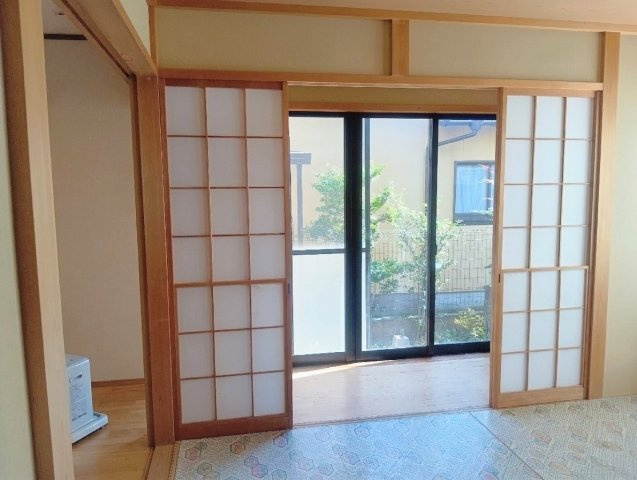 売中古戸建　焼津市下小田中町の和室|外の景色や風を感じながら、のんびり過ごせる癒しのスペースになります！