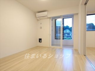 広島市安佐北区亀山４丁目のアパートの居間・リビング
