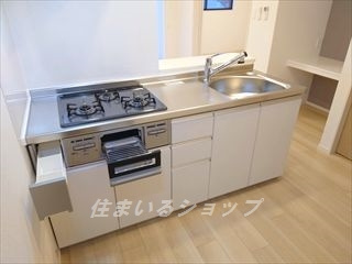 広島市安佐北区亀山４丁目のアパートのキッチン