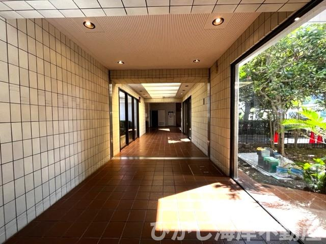 パレ平塚すみれ平四番館の中庭|エントランス