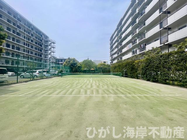 パレ平塚すみれ平四番館の中庭|テニスコート
