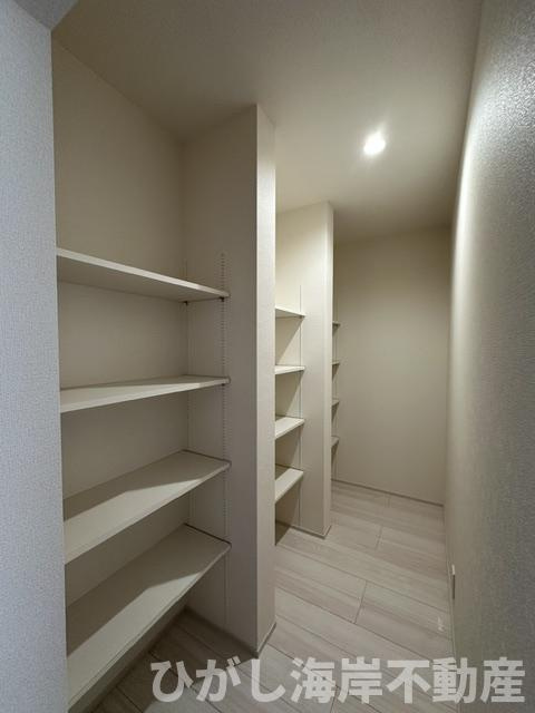 茅ケ崎市旭が丘　新築戸建　全２棟の収納|パントリー