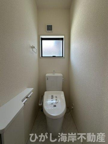 茅ケ崎市旭が丘　新築戸建　全２棟のトイレ|洗浄機能付きお手洗い