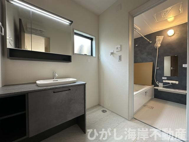 茅ケ崎市旭が丘　新築戸建　全２棟の脱衣所|脱衣スペース