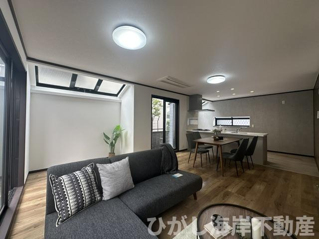 茅ケ崎市旭が丘　中古戸建のダイニング|新規リフォーム完了！　19.8帖　LDK