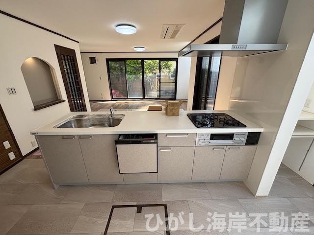 茅ケ崎市旭が丘　中古戸建のキッチン|5月2日撮影　リフォーム工事中  食洗器付きシステムキッチン