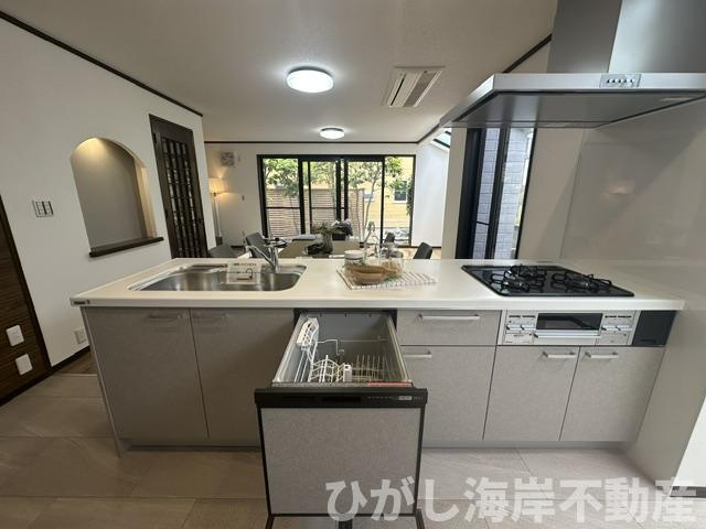 茅ケ崎市旭が丘　中古戸建のキッチン|新規リフォーム完了！　食洗器付きシステムキッチン