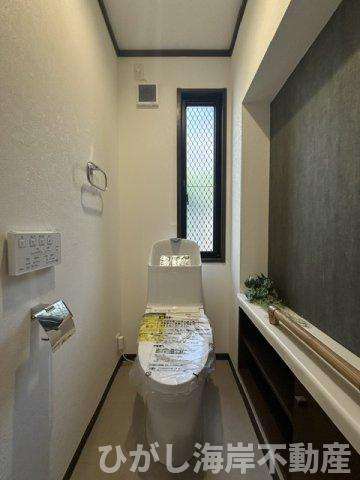 茅ケ崎市旭が丘　中古戸建のトイレ|新規リフォーム完了！　洗浄機能付きお手洗い