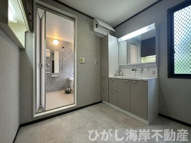 茅ケ崎市旭が丘　中古戸建の脱衣所|新規リフォーム完了！　脱衣スペース