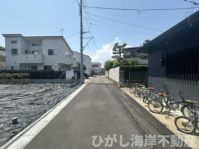 藤沢市片瀬海岸２丁目　売地　全２区画の前面道路含む現地写真|現地外観