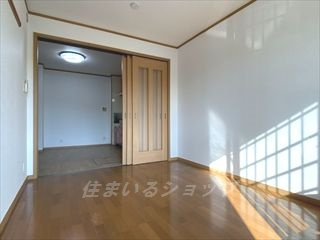 広島市安佐北区深川２丁目のアパートの居間・リビング