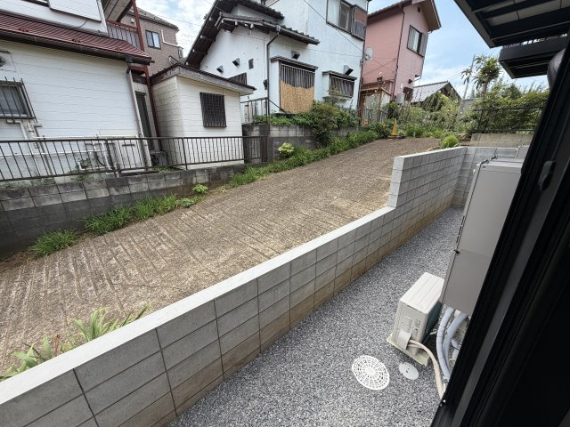 クレストコート和名ヶ谷の庭
