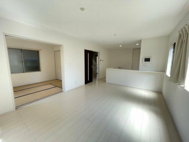 船橋市前原西１丁目戸建の居間・リビング