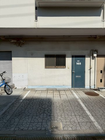 プレアール長居公園Ⅱの駐車場