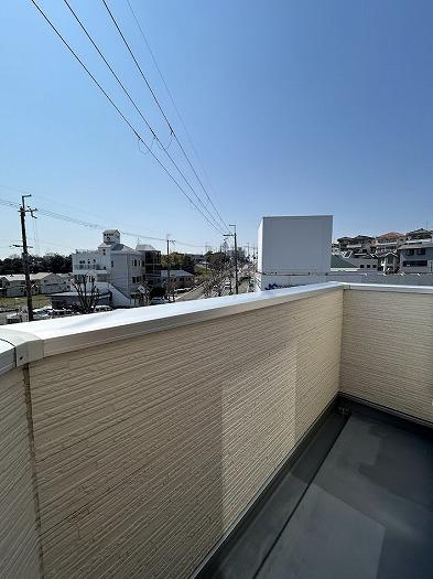 箕面市外院３丁目　中古戸建のバルコニー