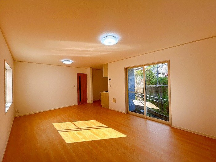 箕面市牧落５丁目　中古戸建の居間・リビング