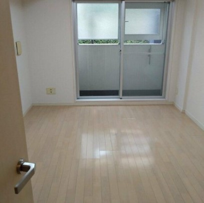 プレール・ドゥーク東新宿